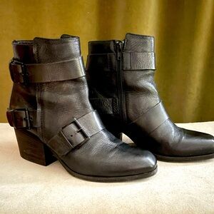 Vic Mate leather ankle boots